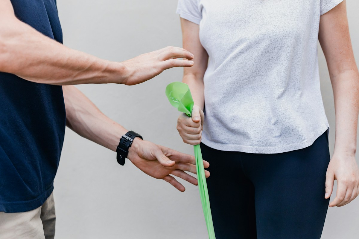 Übung mit Therapieband